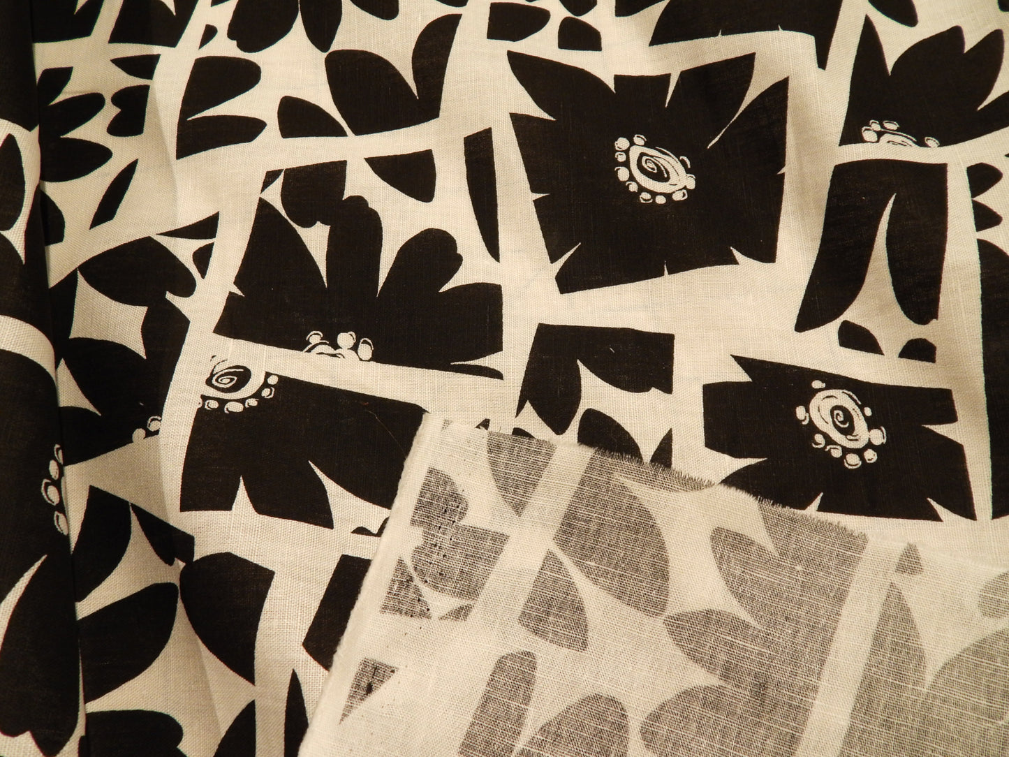 Black and White Daisy Abstract Linen