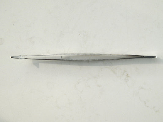 Tweezers