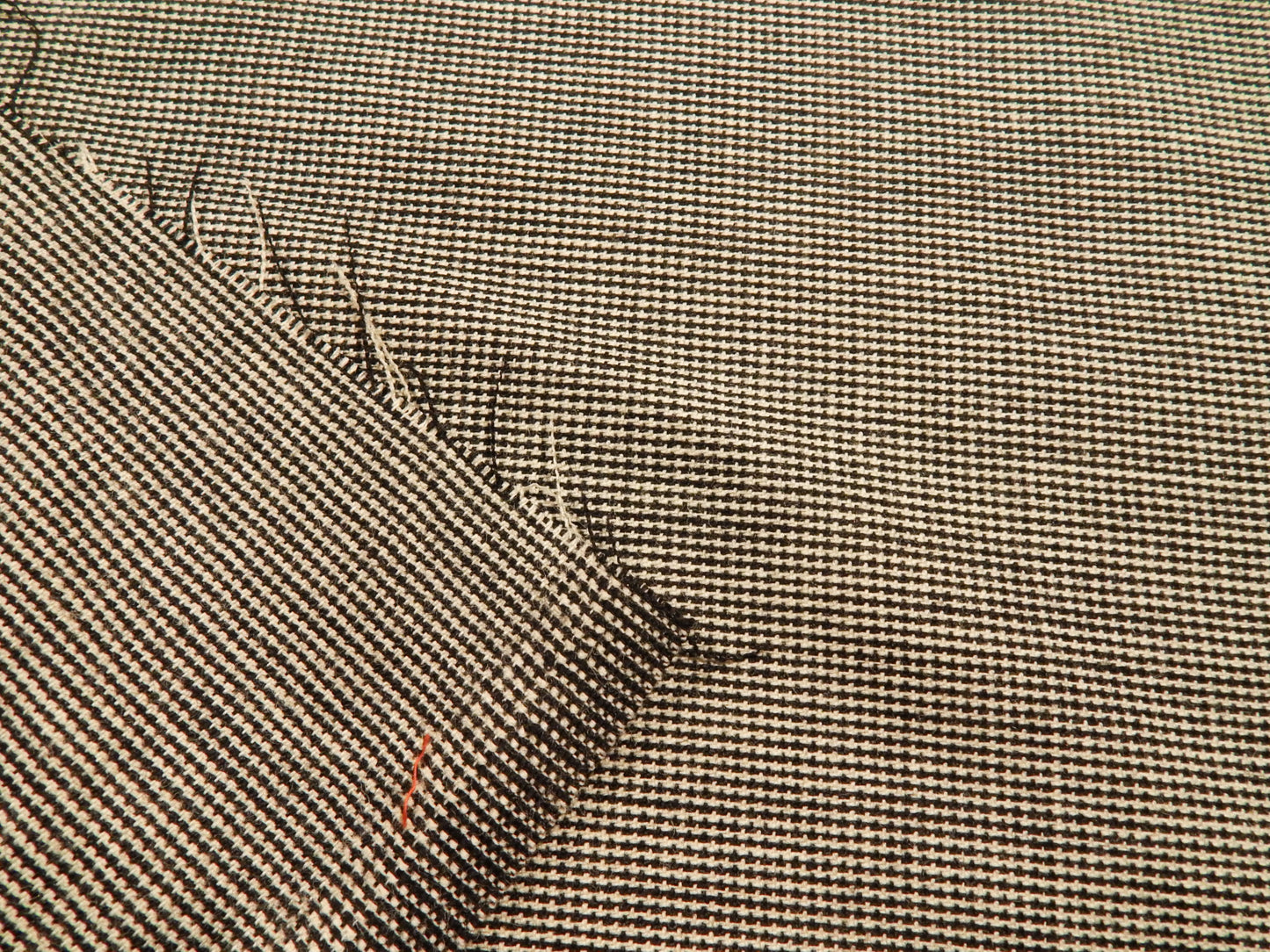 Italian Mini Houndstooth Wool Suiting