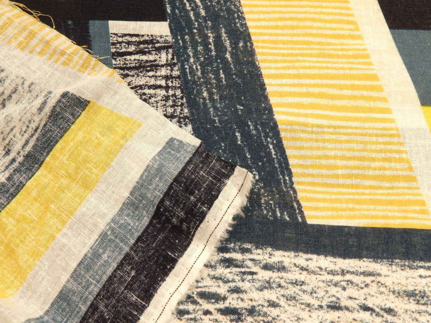 Abstract Highway Linen/Cotton Sheeting - Kokka Keshiki