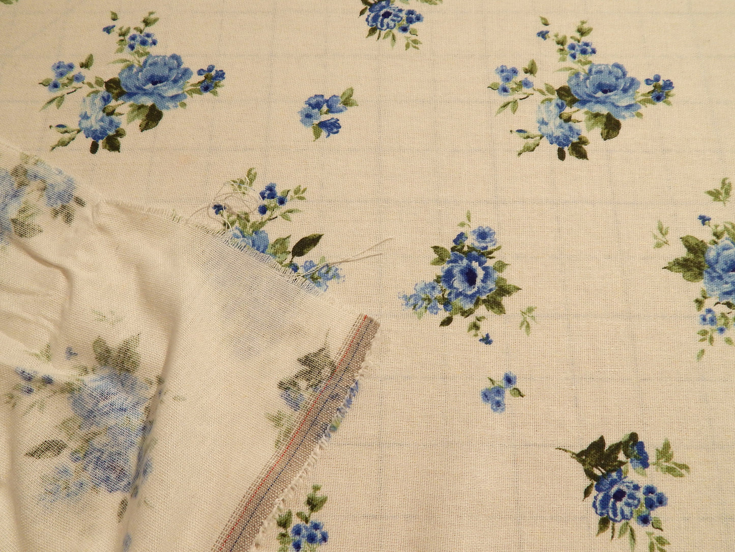 Vintage Bouquets Blue & White Linen