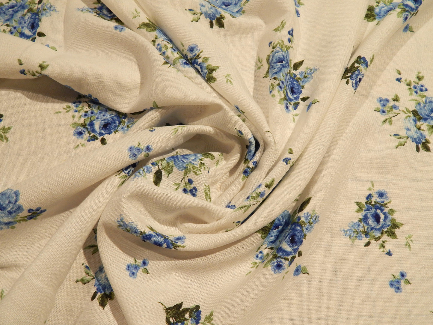 Vintage Bouquets Blue & White Linen