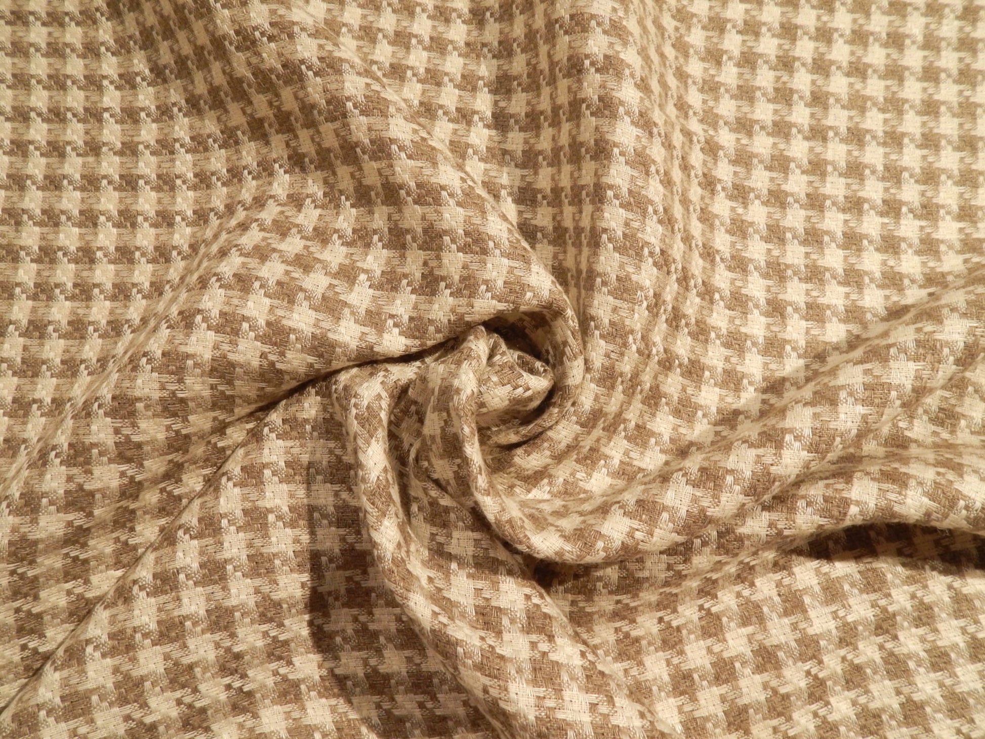 tan and white yarn dyed large woven houndstooth polish linen fabric deadstock