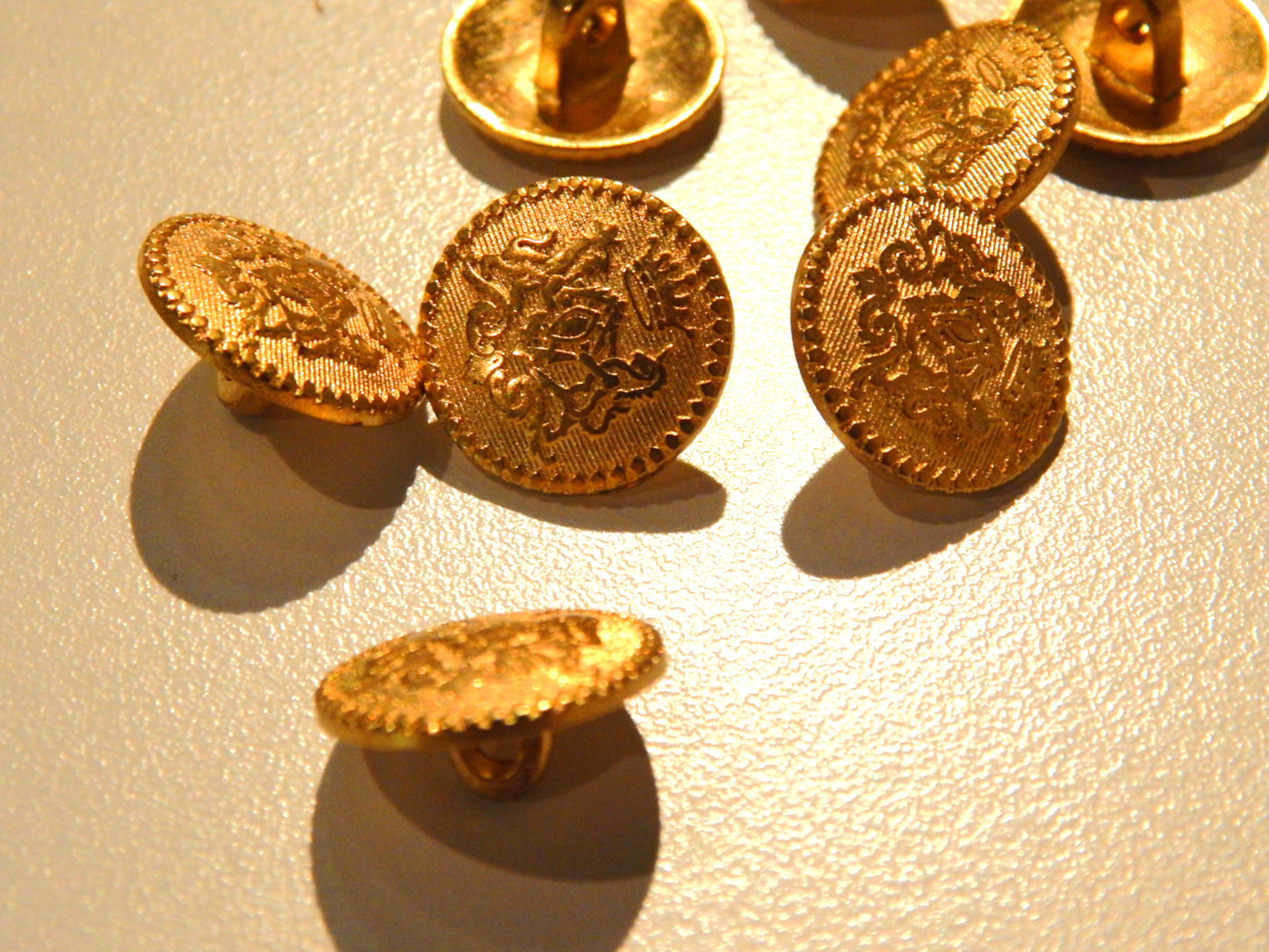 Gold Royal Lion & Unicorn Blazer Buttons - Multiple Sizes