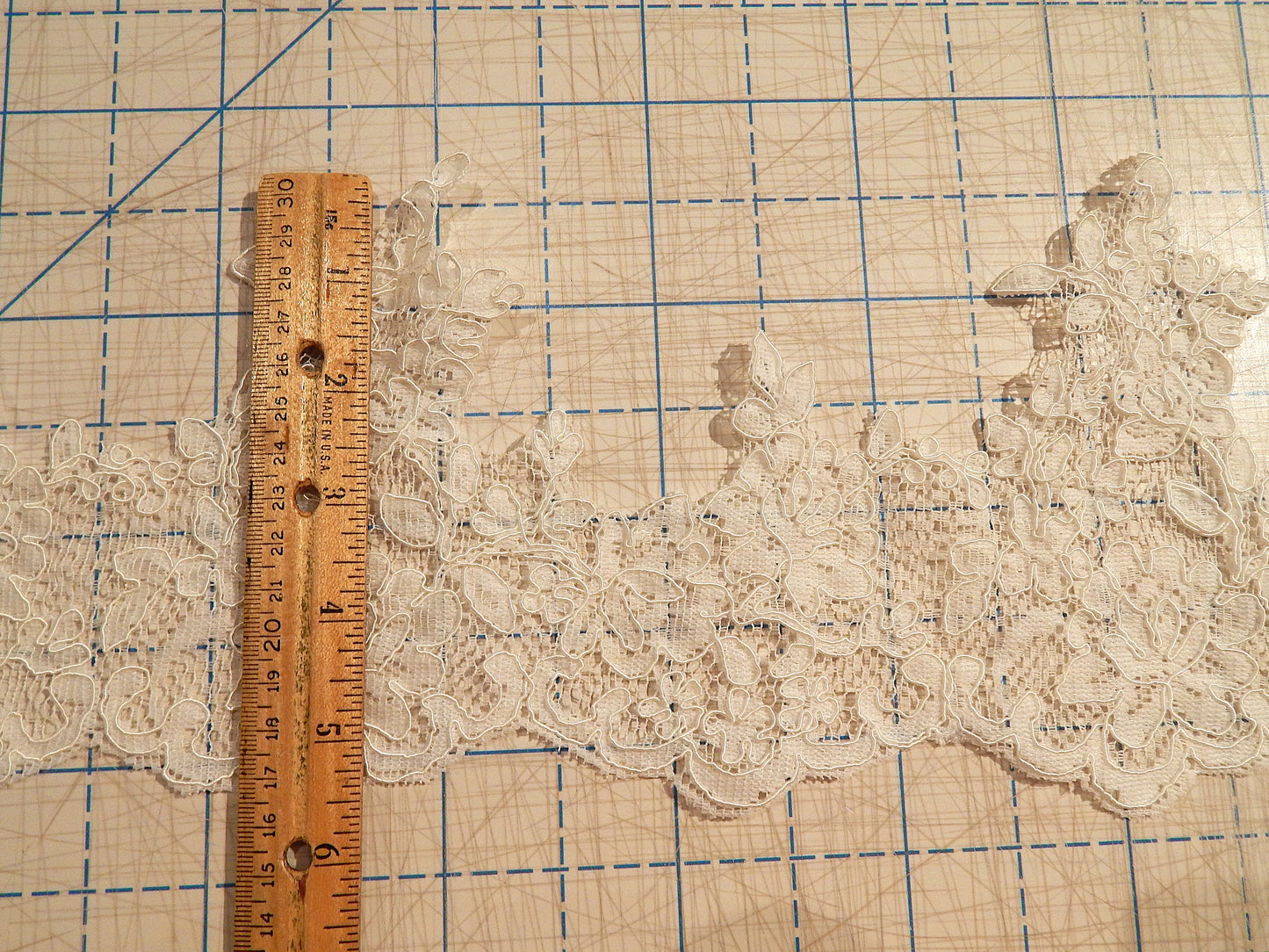 Ivory Scalloped Alencon Bridal Lace Trim - BTY