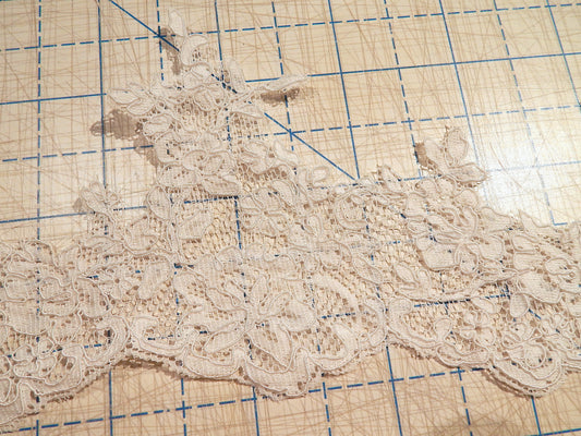 White Scalloped Alencon Bridal Lace Trim - BTY