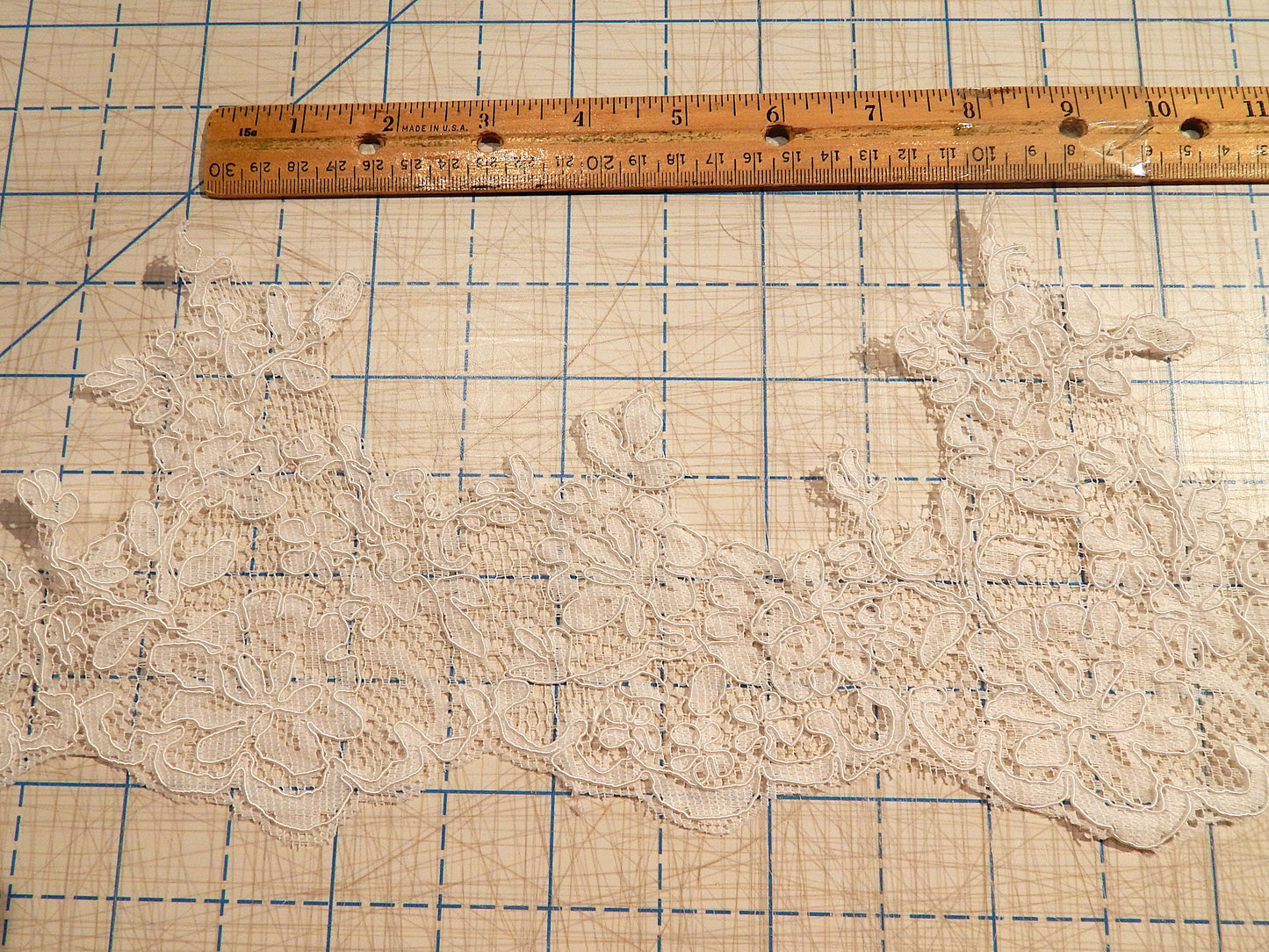 White Scalloped Alencon Bridal Lace Trim - BTY