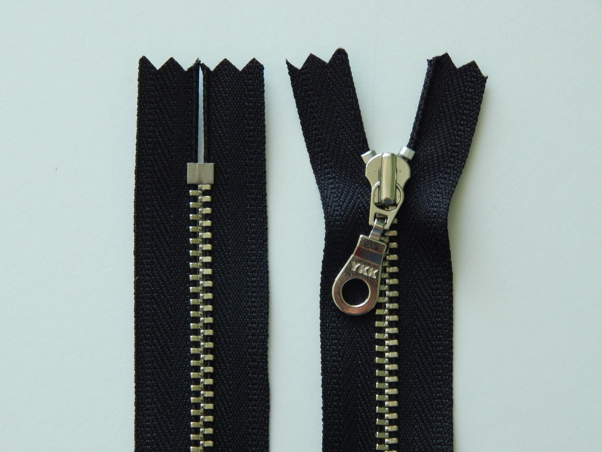 black and silver purse making zipper