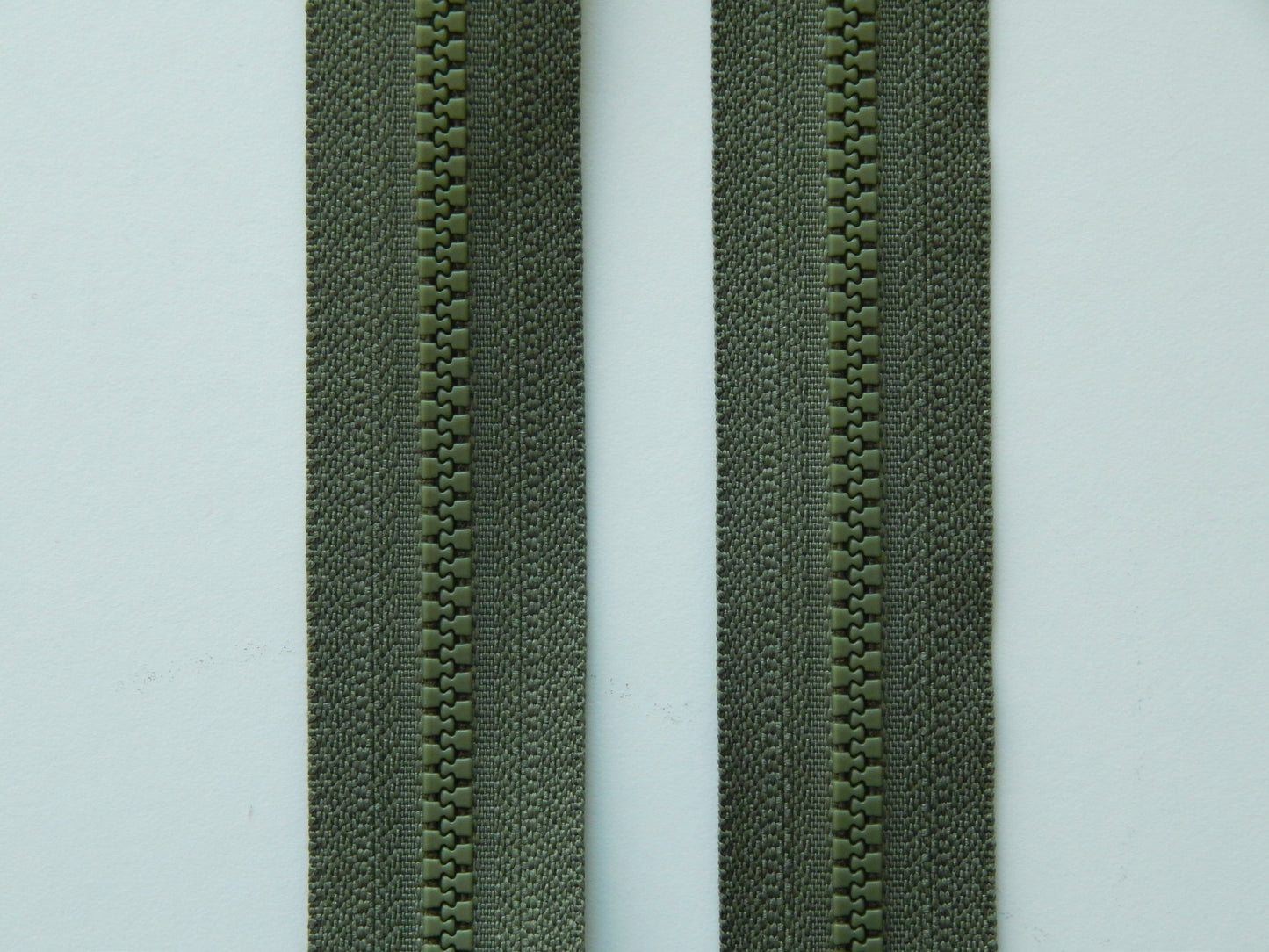 army green plastic zipper