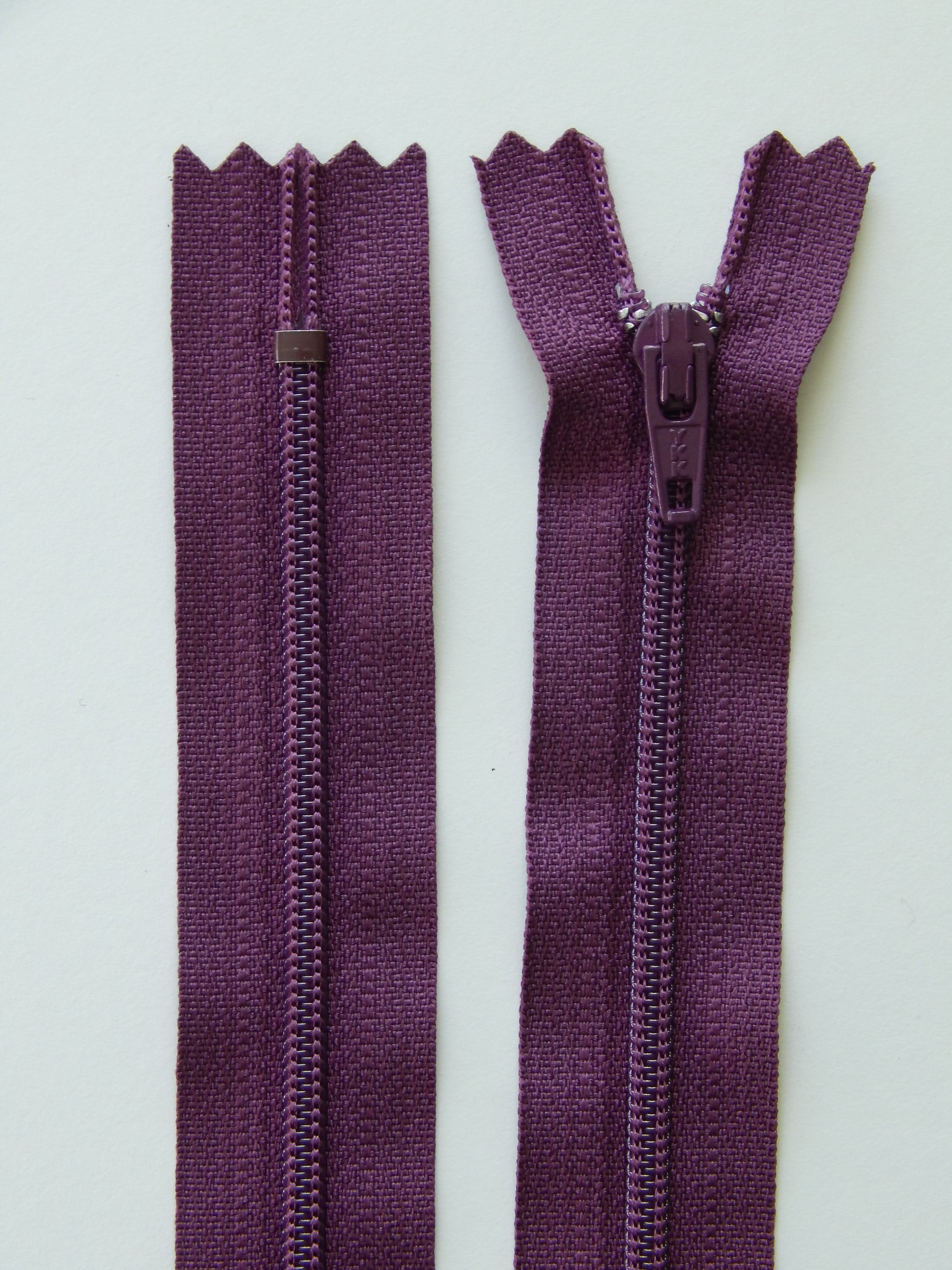 wine purple plastic nonseparating skirt zipper