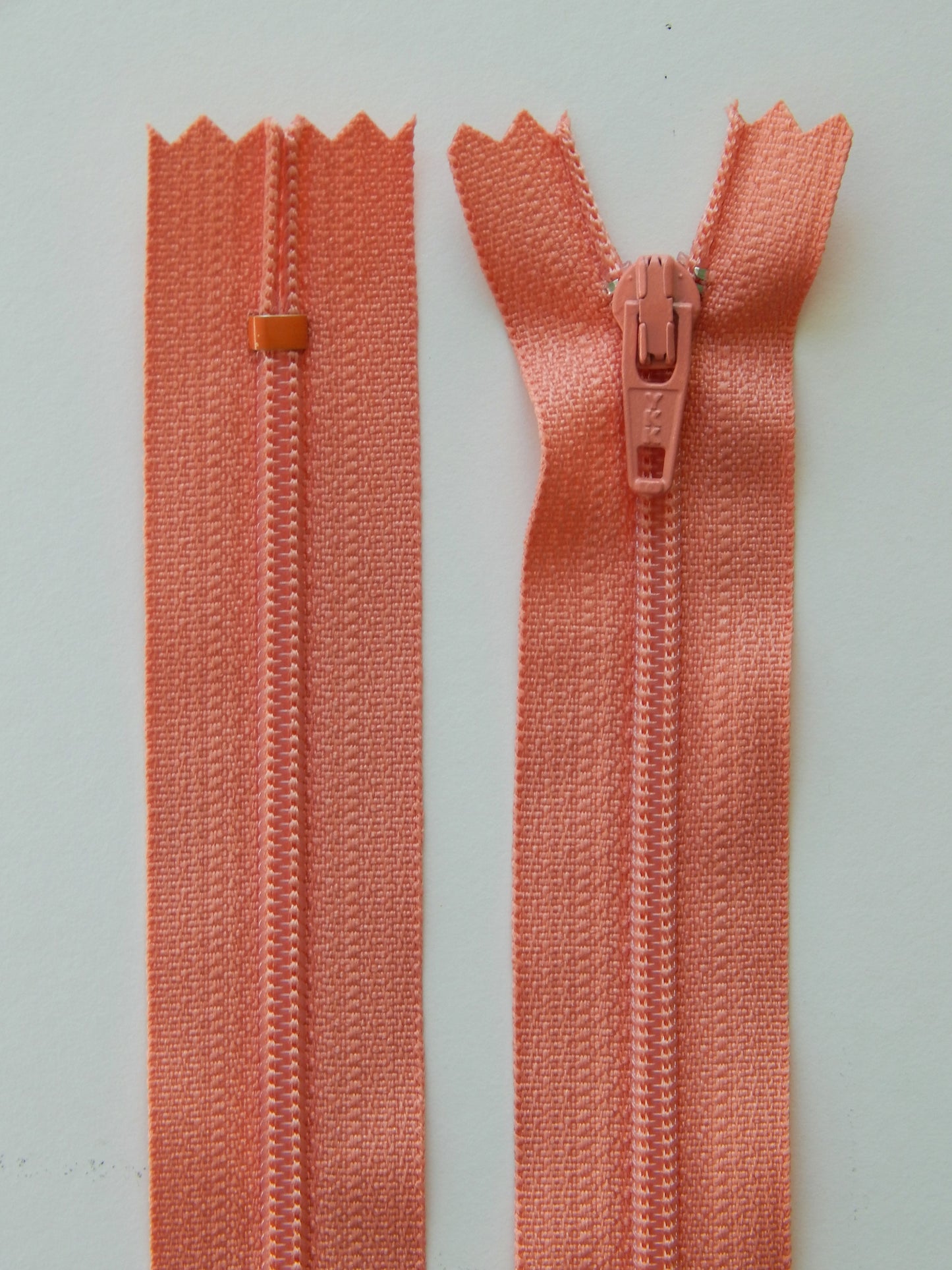 coral plastic nonseparating skirt zipper
