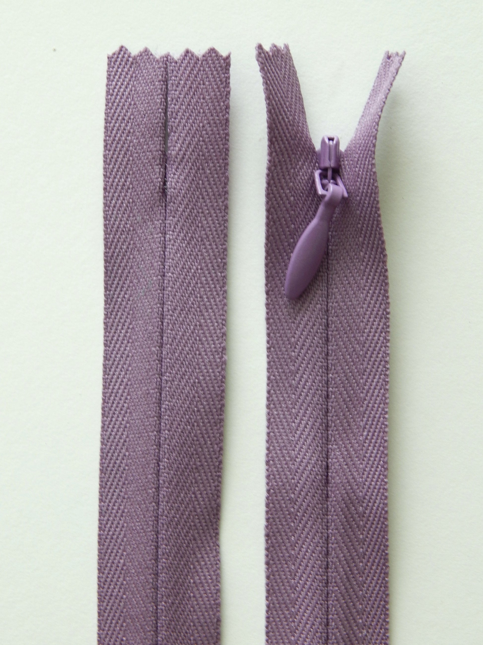 dark lavender invisible zipper