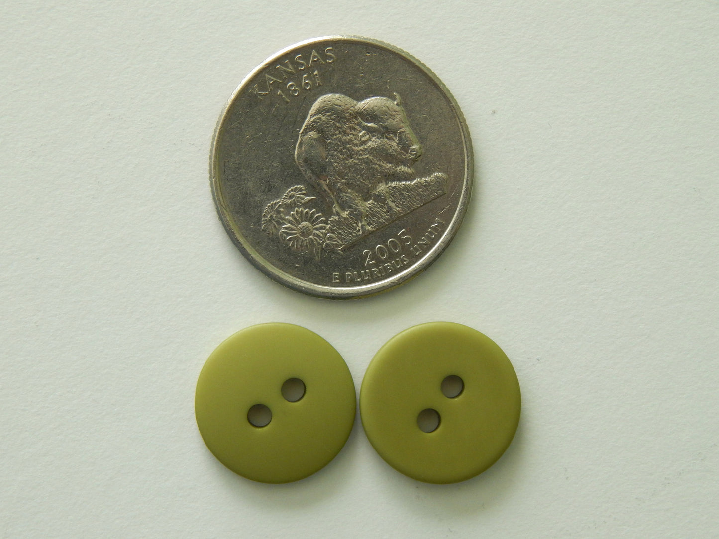 green craft buttons