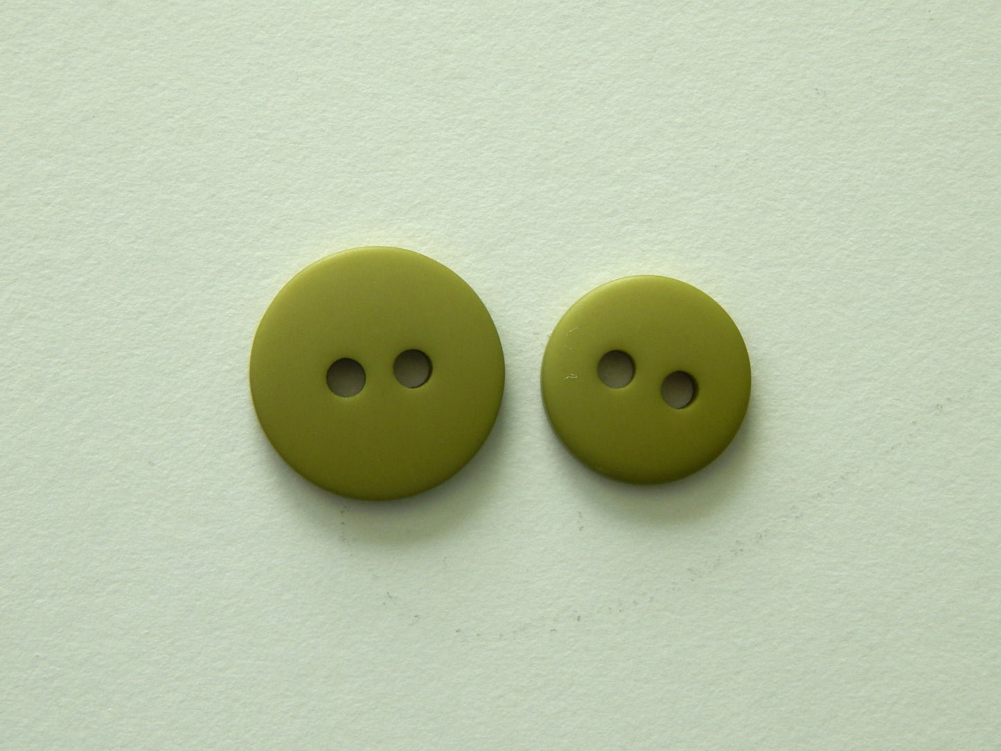 olive green polyester shirting buttons