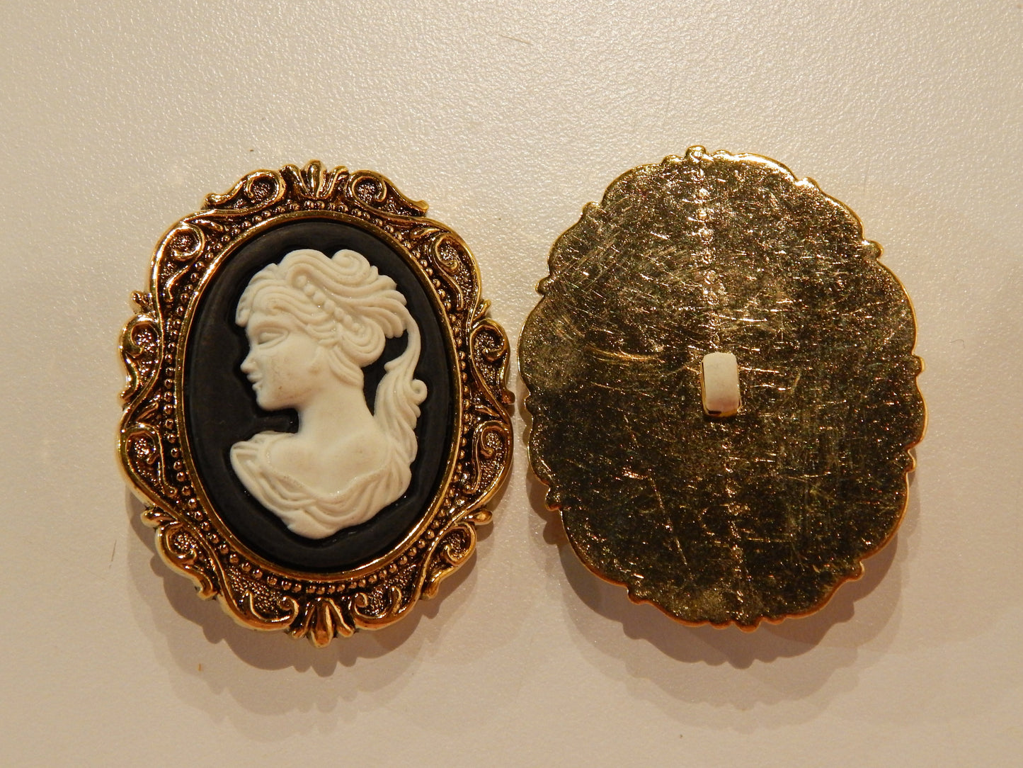 Vintage Cameo Buttons