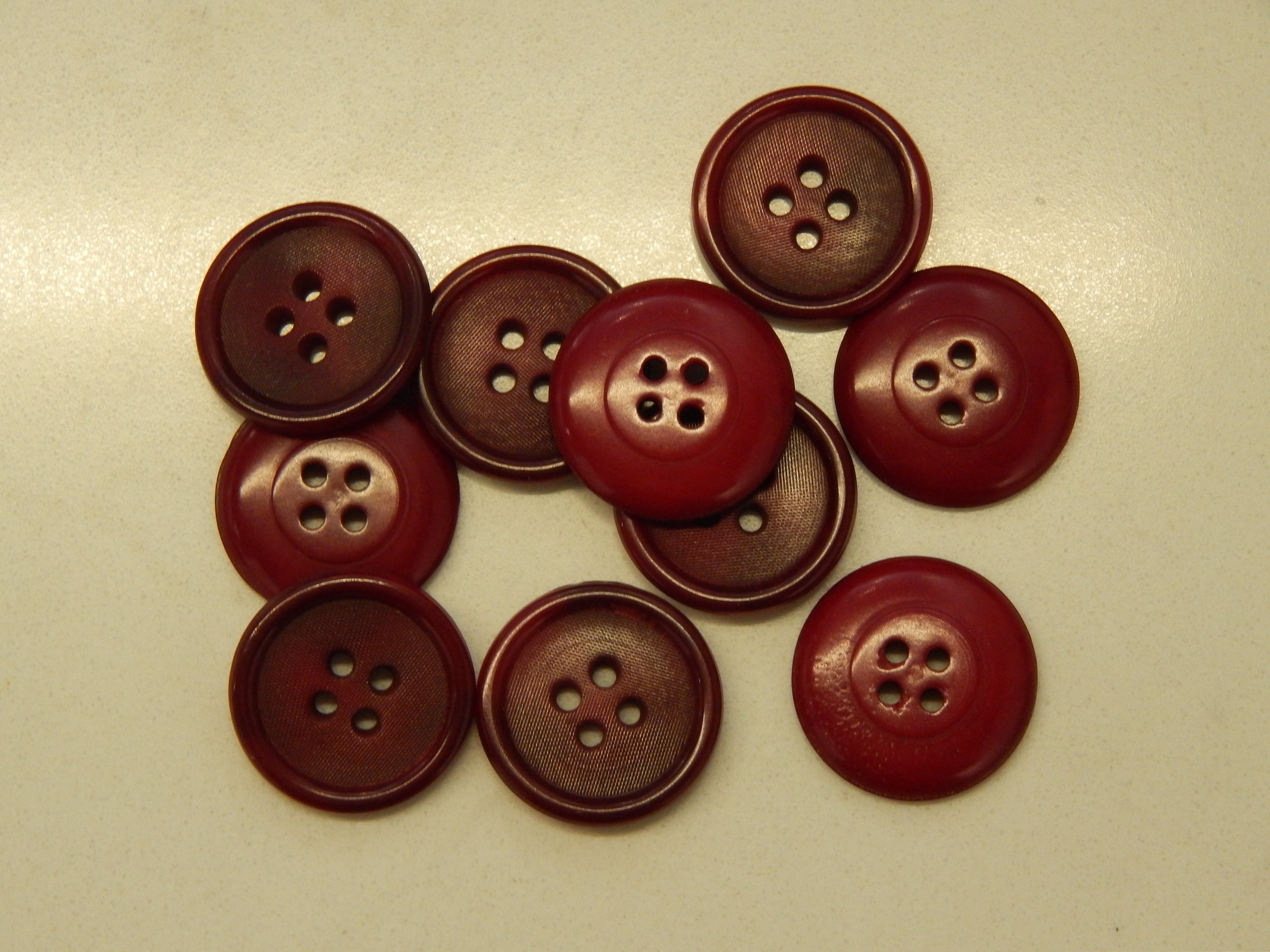 Red Rag Button Dark Red Marbled Buttons - 3/4