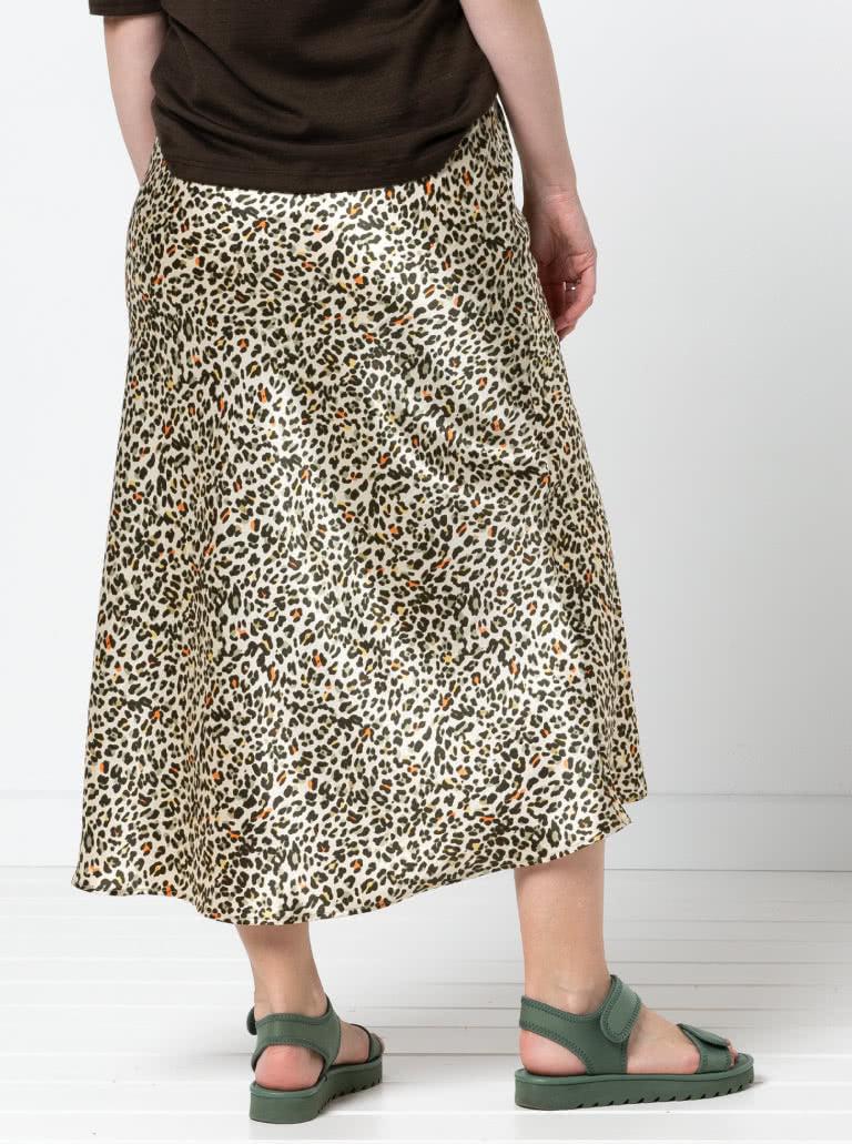 Genoa Bias Cut Skirt Sizes 18-30 - Style Arc