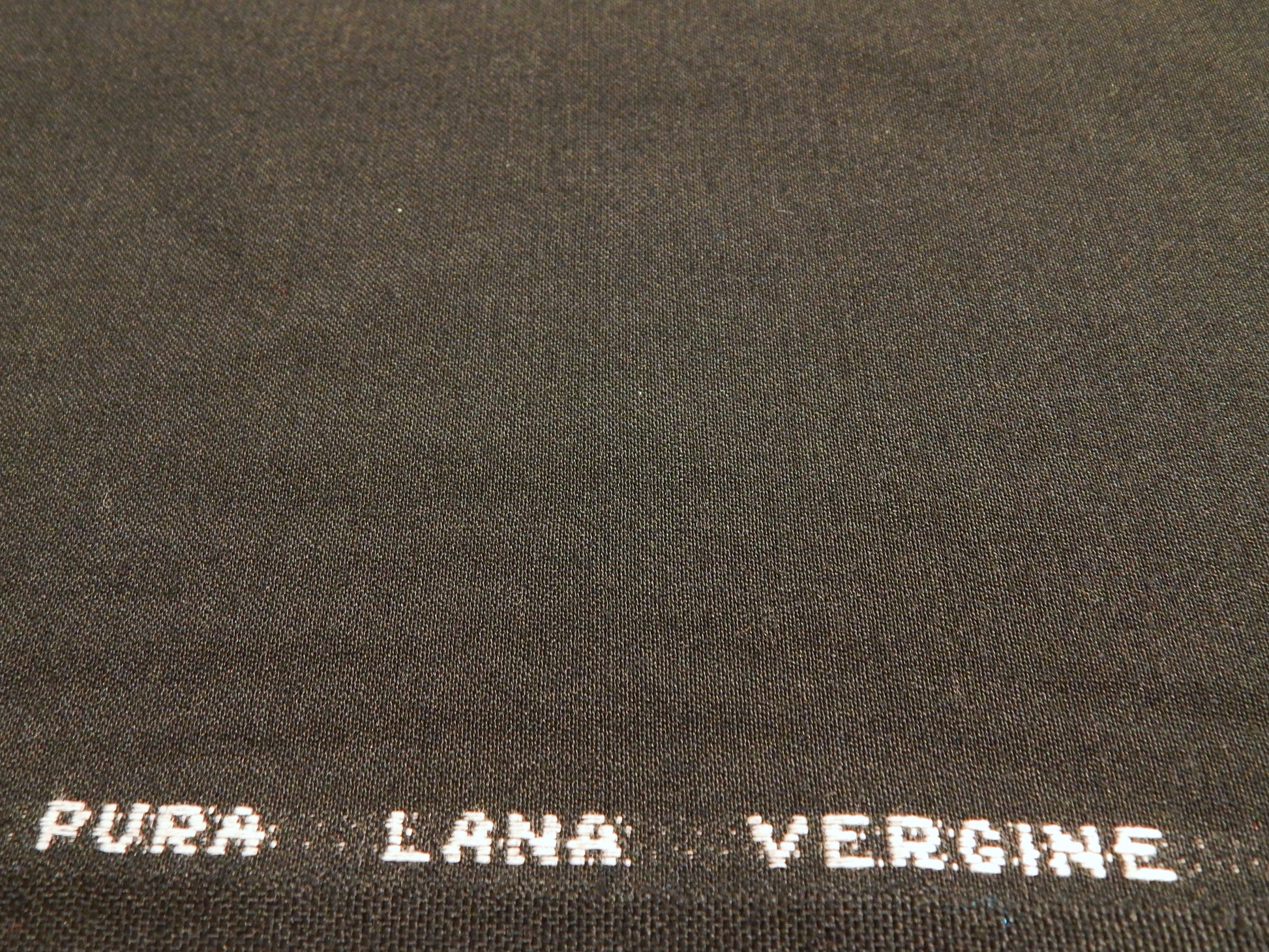 pura lana vergine fabric